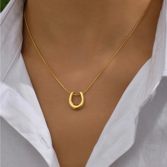Jewelry - Elegant Gold Necklace - Gold Jewelry